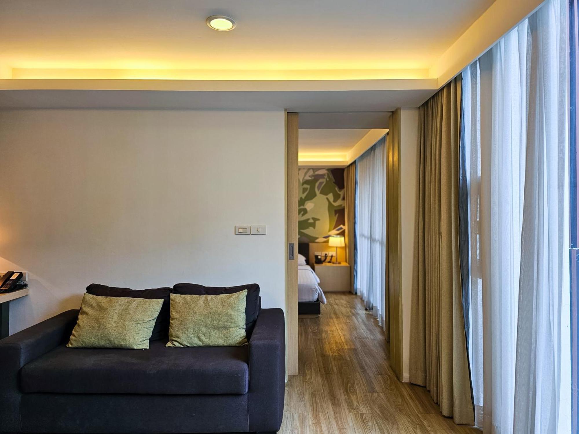 The Idle Hotel And Residence Ban Lam Rua Taek Екстериор снимка